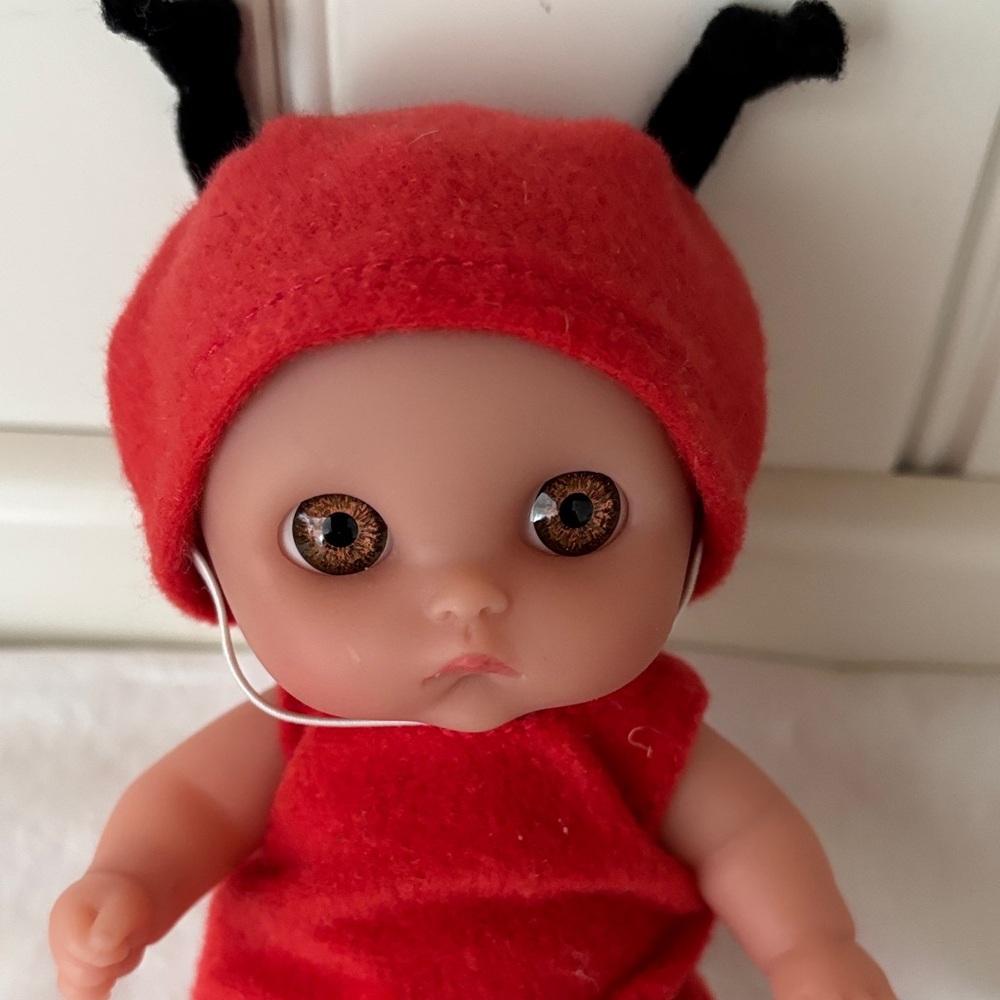 Lil’ Cutesies Red Ladybug Doll with Ride-On Buggie Car - Picture 4 of 12